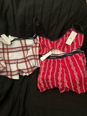 Tommy Hilfiger Red Patterned Bra and Mix-Print Briefs Set